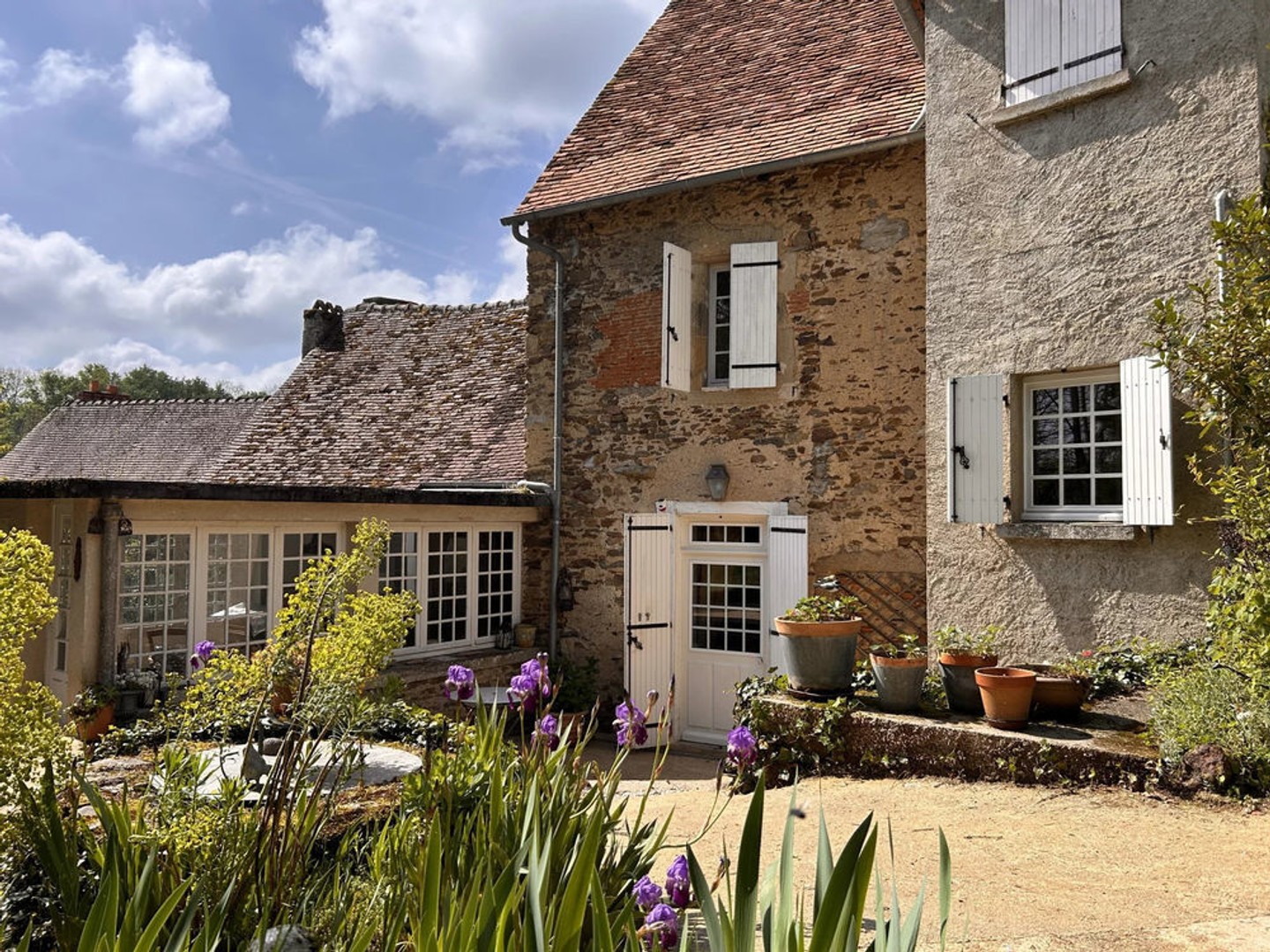À VENDRE - Maison de caractère au coeur de Saint-Benoît-du-Sault