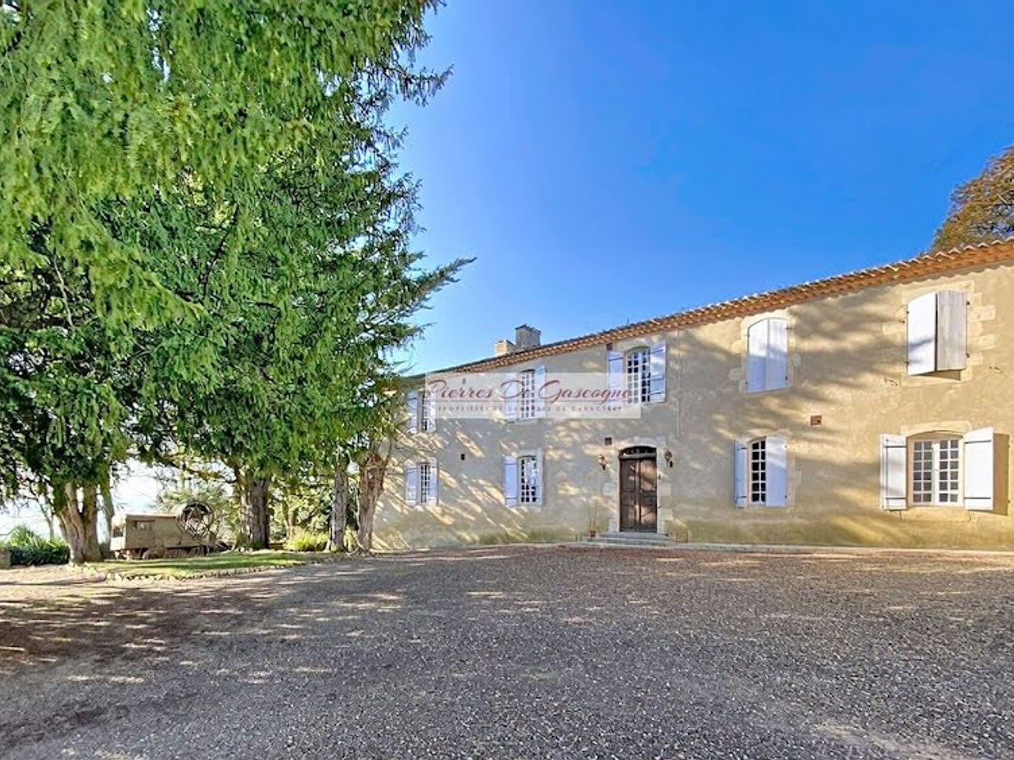 Maison 12 pièces 375 m²