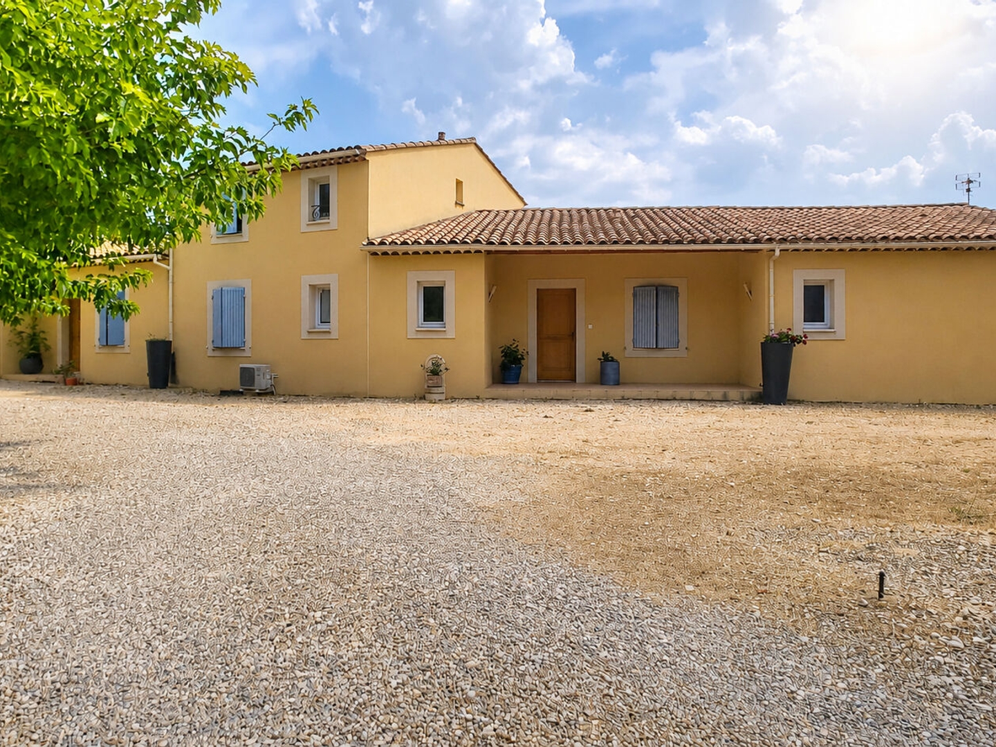 Maison à vendre - 10 pièces - 250m2 - Saint-Saturnin-Lè... (84490)
