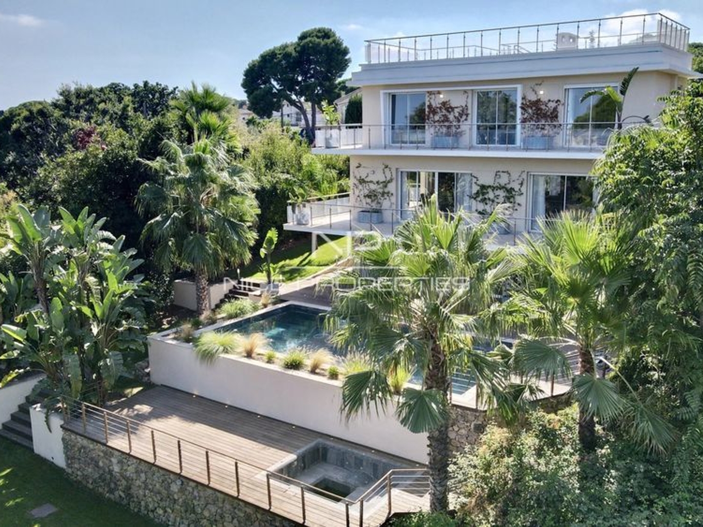 Cap d'Antibes, splendide villa moderne rénovée avec piscine et s