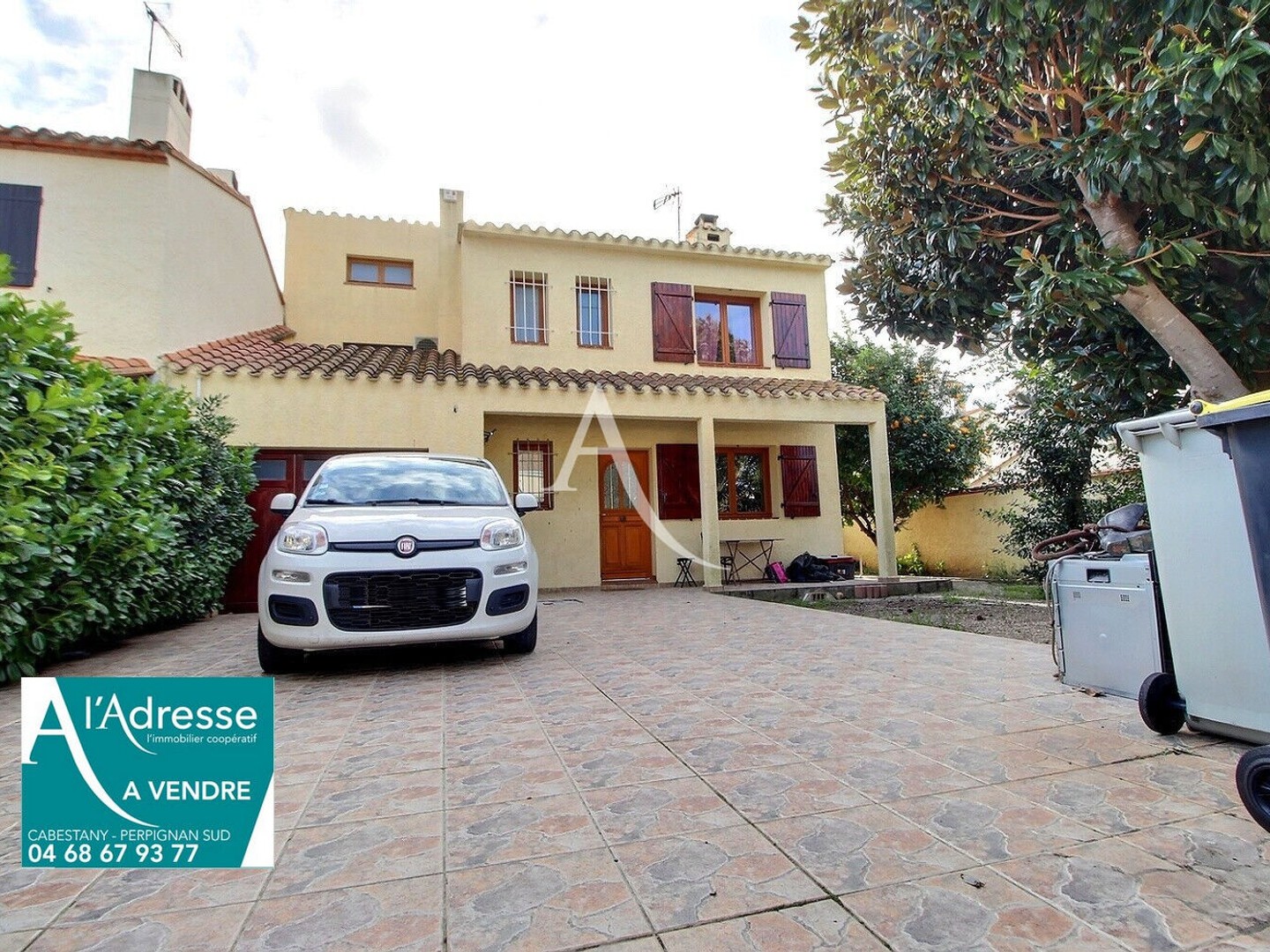 À VENDRE VILLA DE TYPE F4 D'UNE SURFACE DE 115 M² SUR TERRAIN 3 FACES de 385 M² AVEC PISCINE ET GARAGE