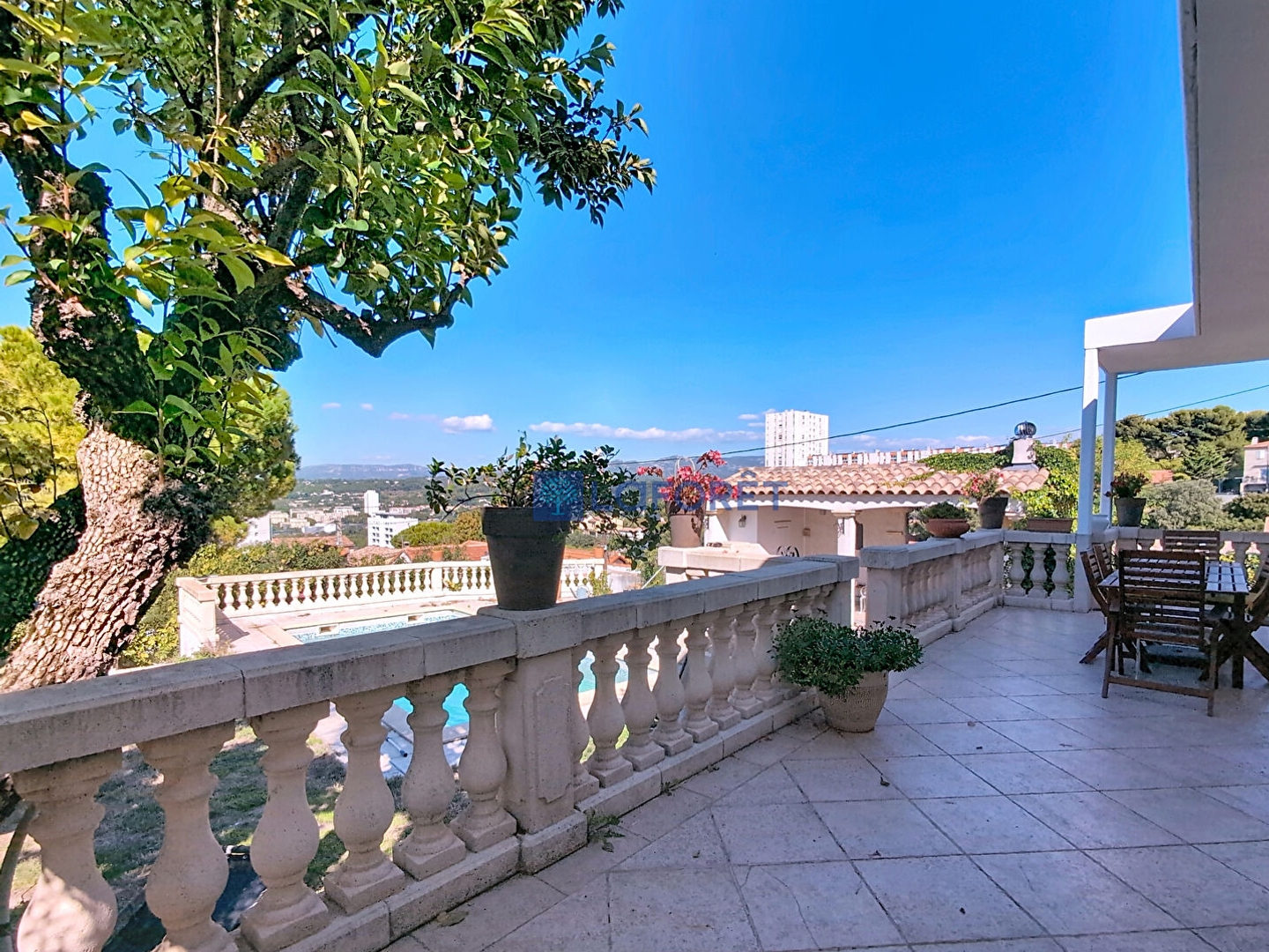 Maison à vendre - 6 pièces - 167m2 - Marseille 11e (13011)