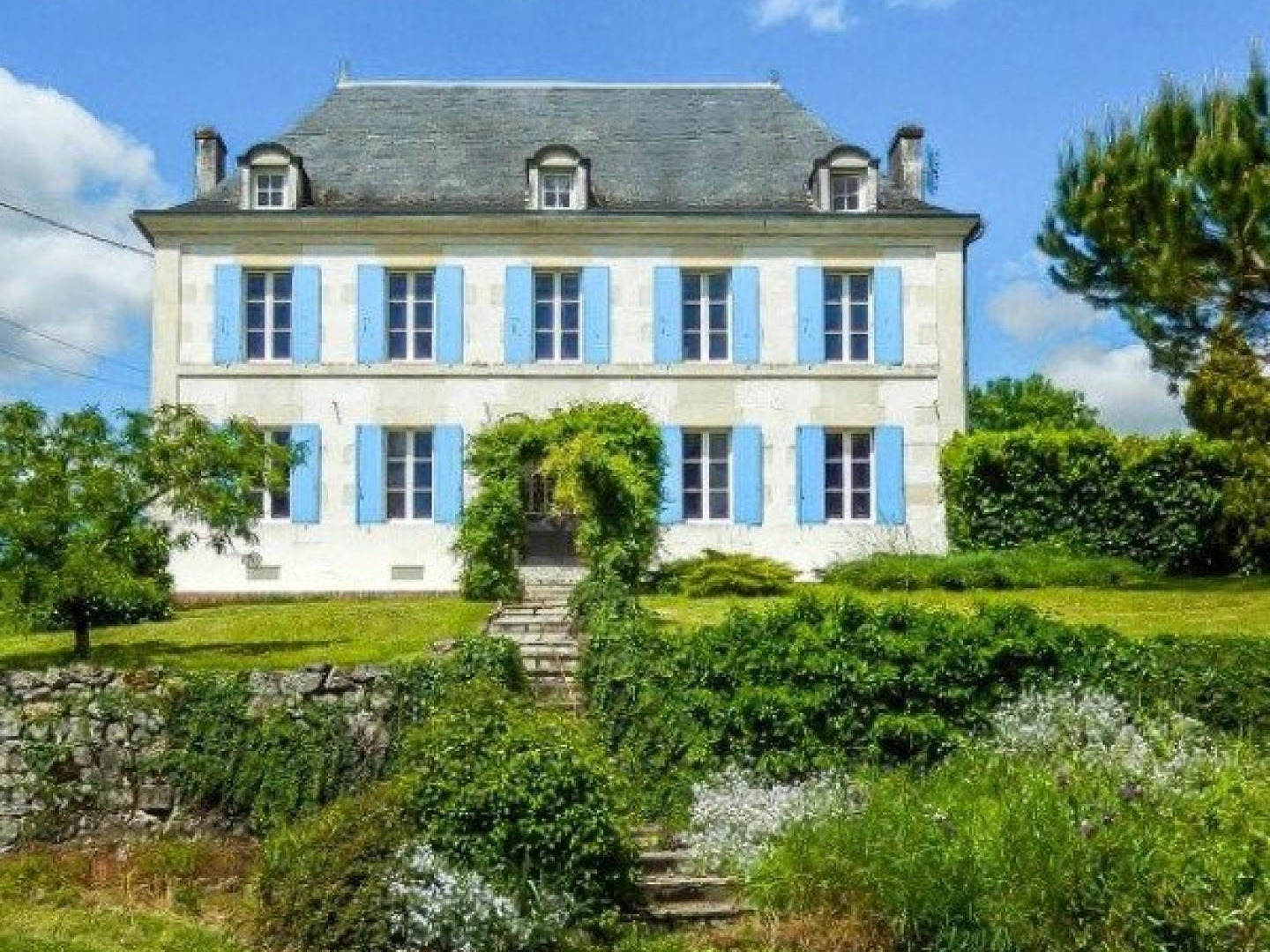Maison à vendre - 12 pièces - 333m2 - Saint-Porchaire (17250)