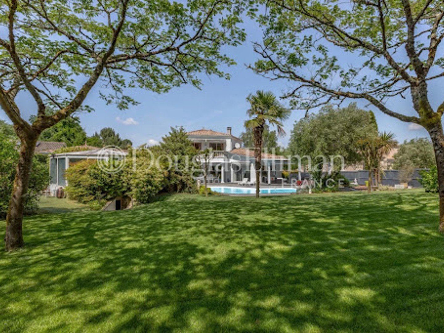 Maison 6 pièces 239 m²