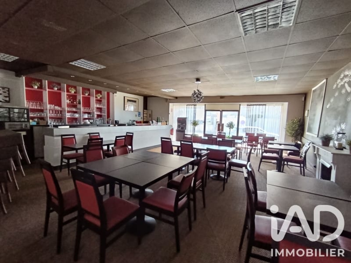 Magasin à vendre - 1 pièce - 109m2 - Saint-Michel-Chef... (44730)
