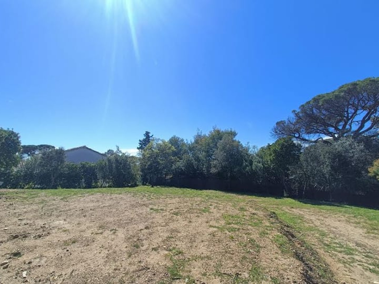 Terrain à vendre - 705m2 - Roquebrune-Sur-Ar... (83520)