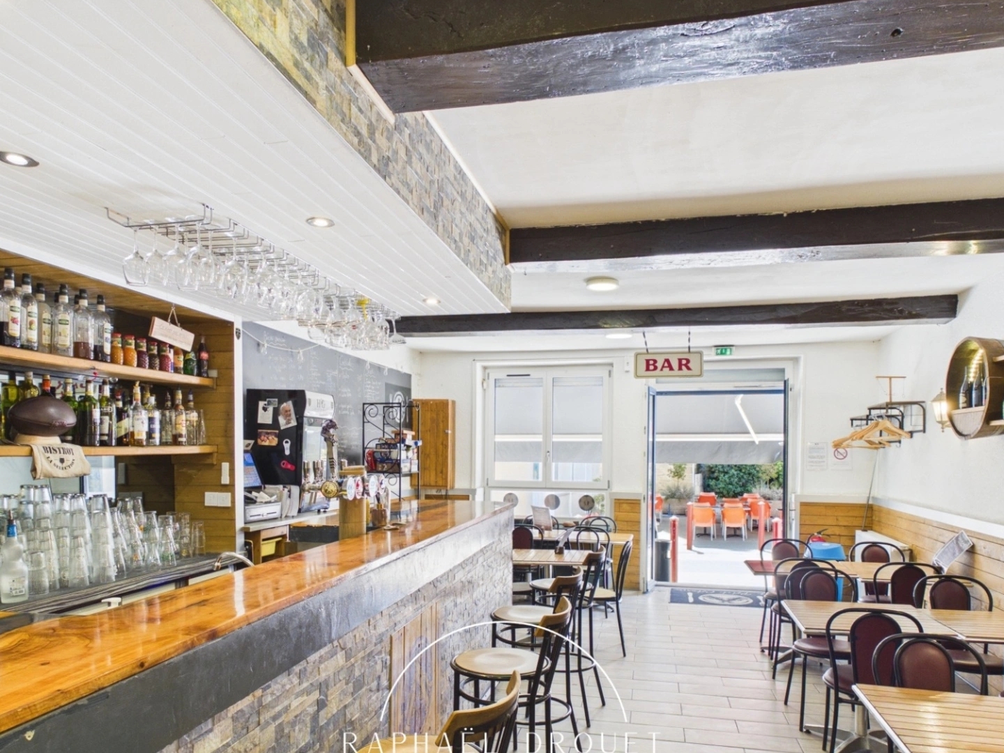 LES CÔTES-D'AREY (38) - FONDS DE COMMERCE BAR-RESTAURANT AVEC LOGEMENT