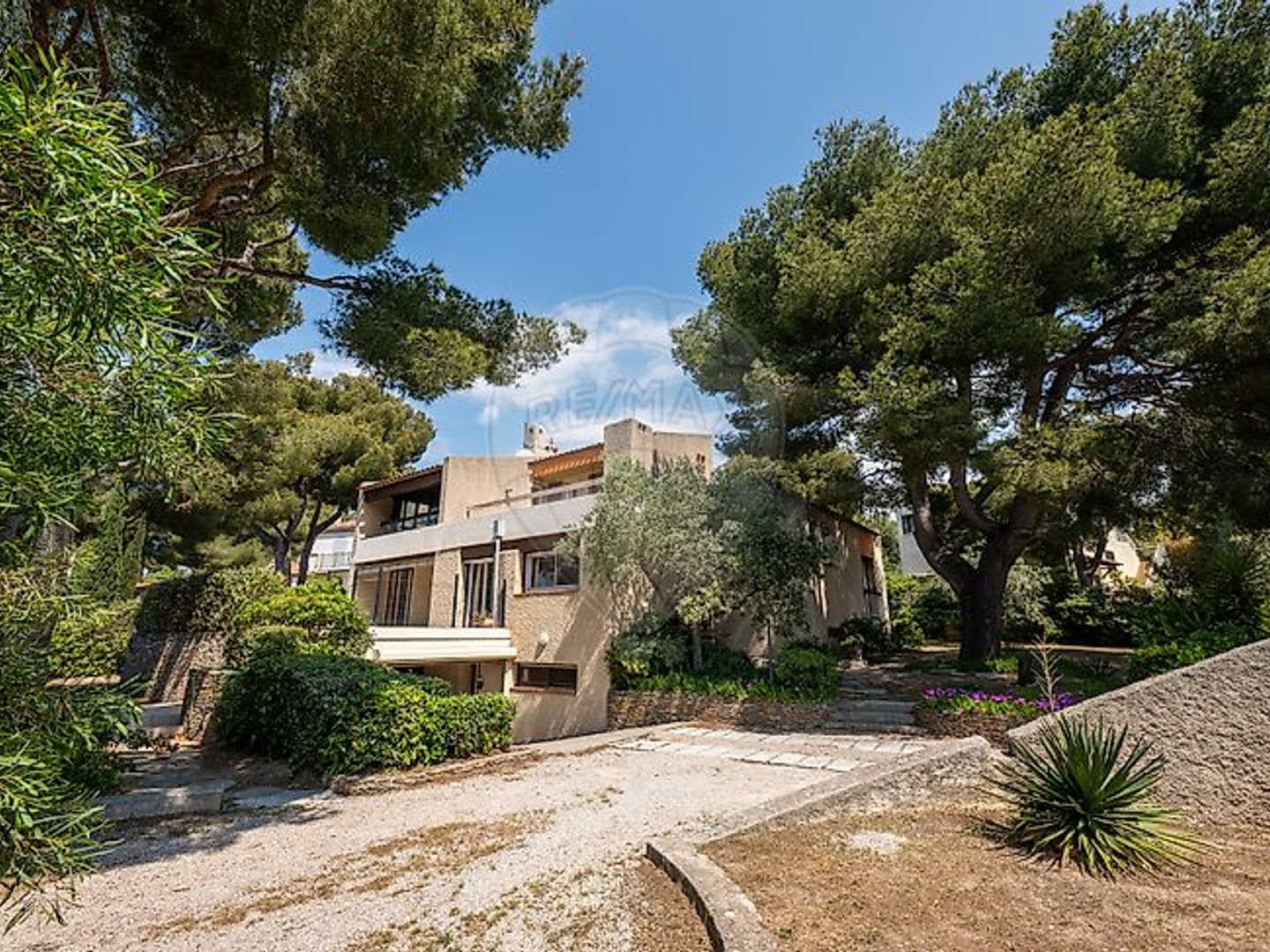 Maison 7 pièces 221 m²