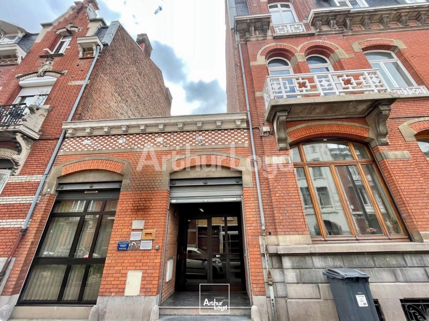 Bureaux à vendre à Lille immeuble indépendant avec entrée privative