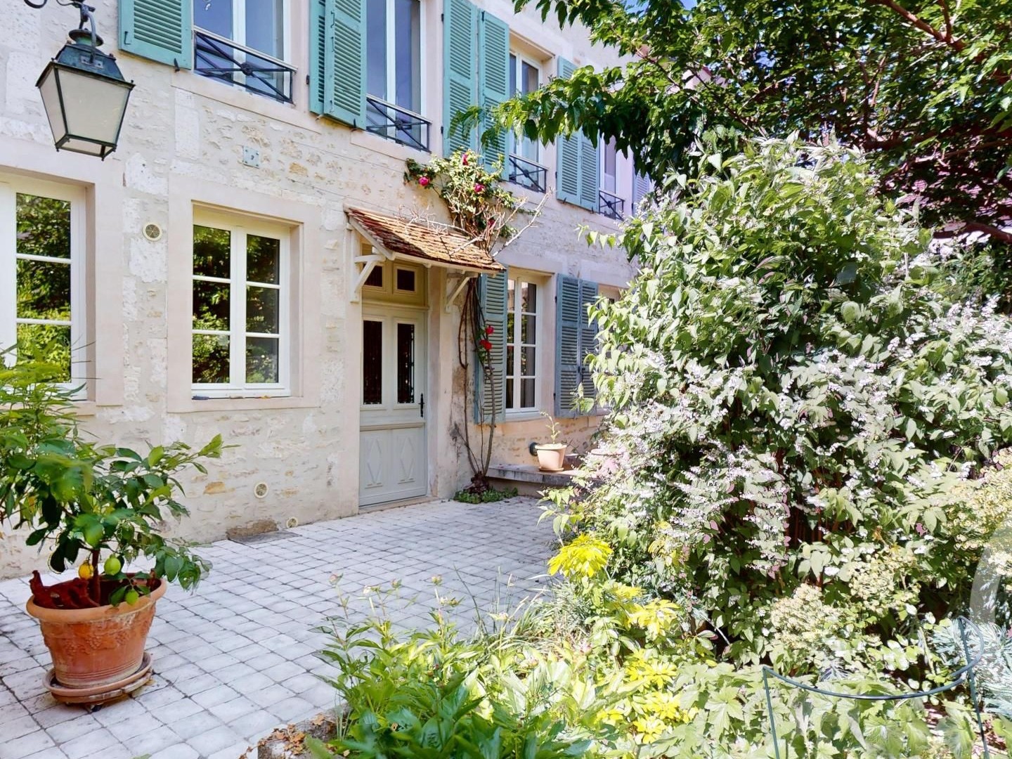 Maison 11 pièces 350 m²