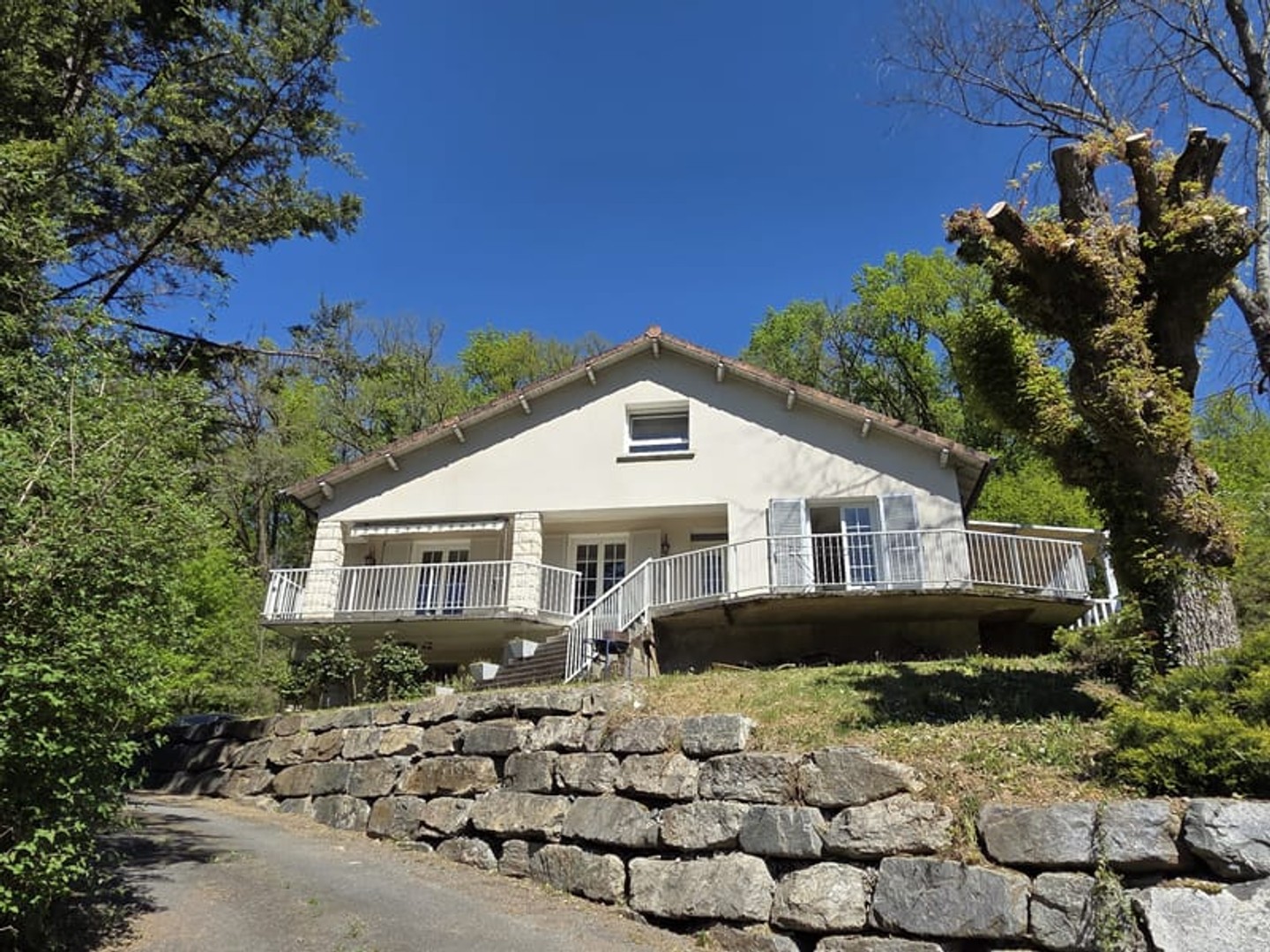 Maison de type 5 avec piscine et grand jardin