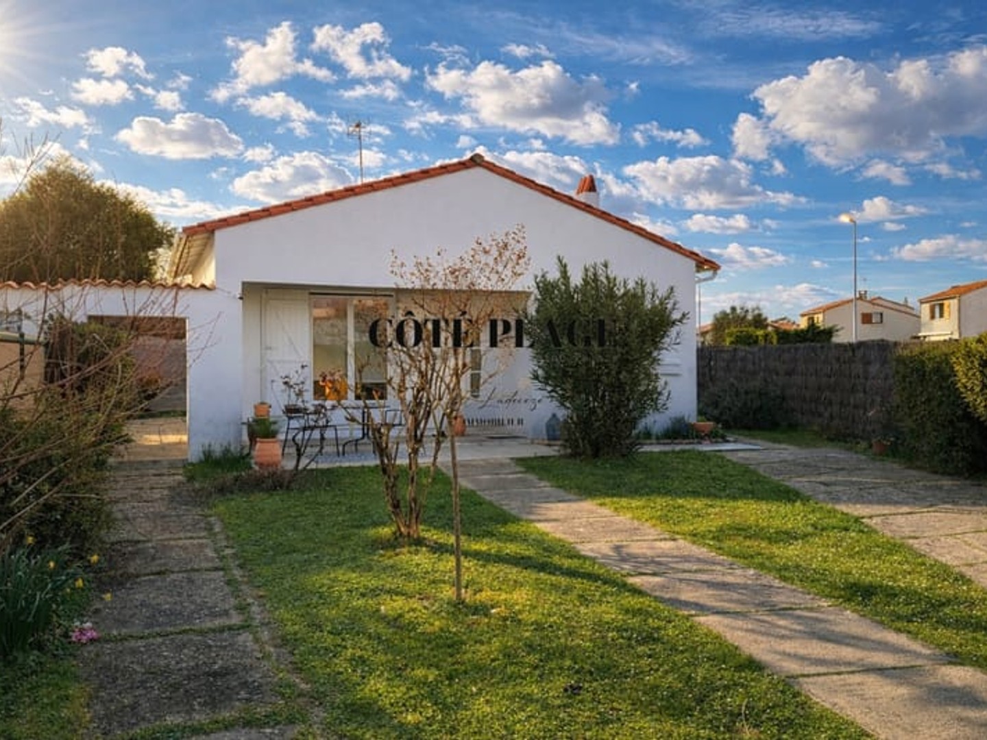 ROYAN Maison T4 proche commerces au prix de 280.000EUR FAI
