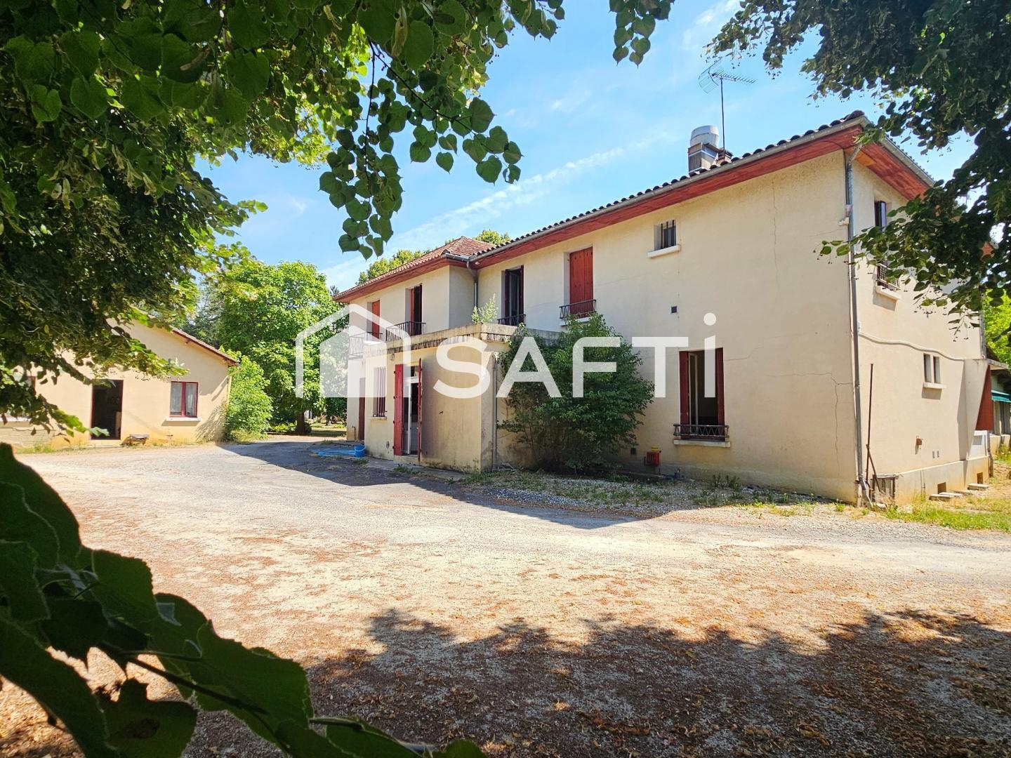 Immeuble à vendre - 420m2 - Saint-Georges-De-... (24140)