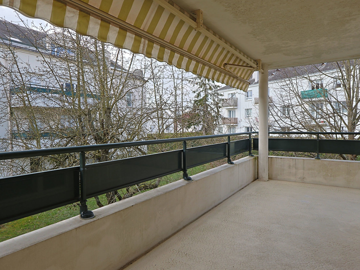 Appartement à vendre - 3 pièces - 73m2 - Saint-Cyr-Sur-Loire (37540)