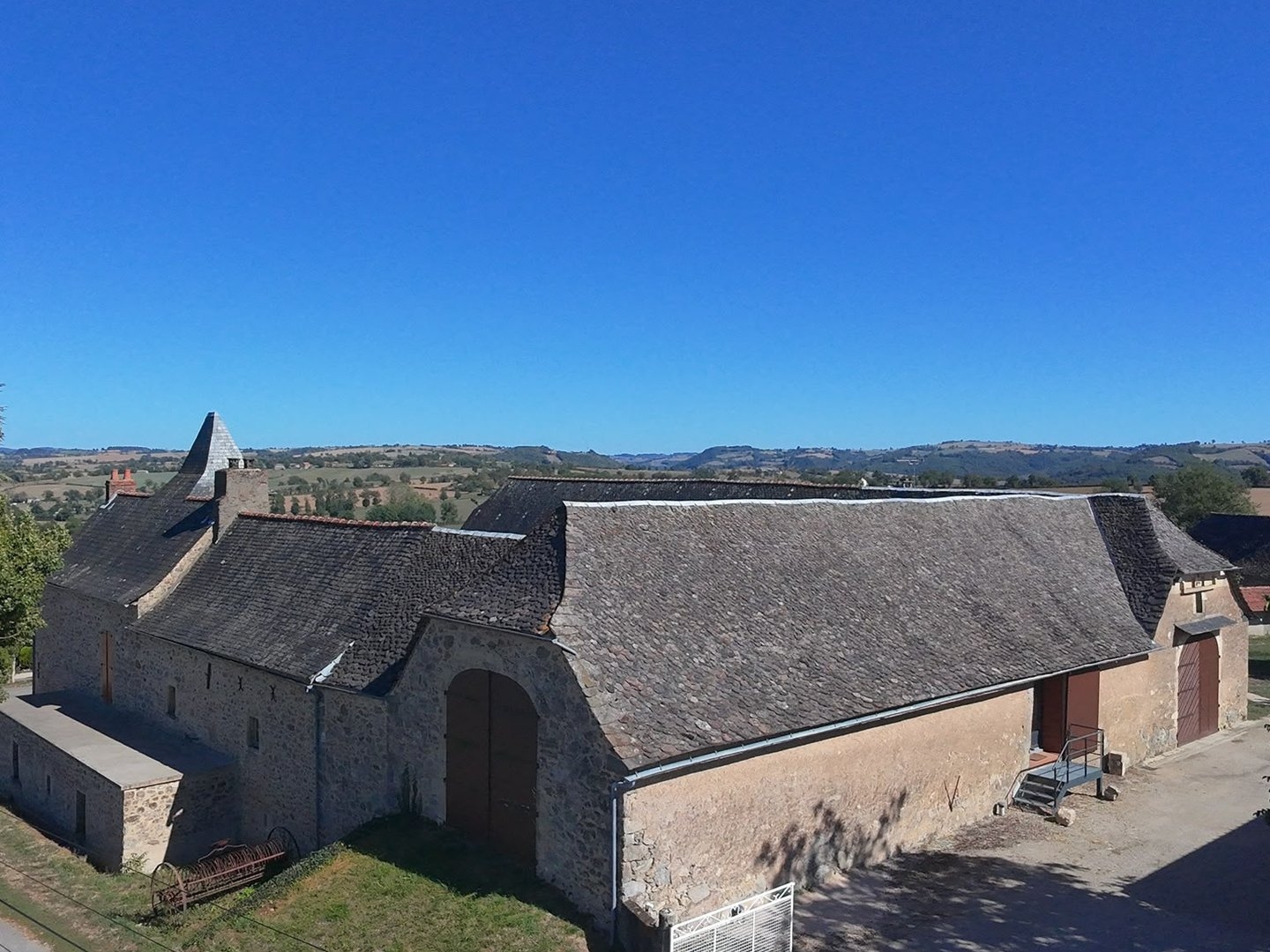 Maison à vendre - 11 pièces - 305m2 - Compolibat (12350)