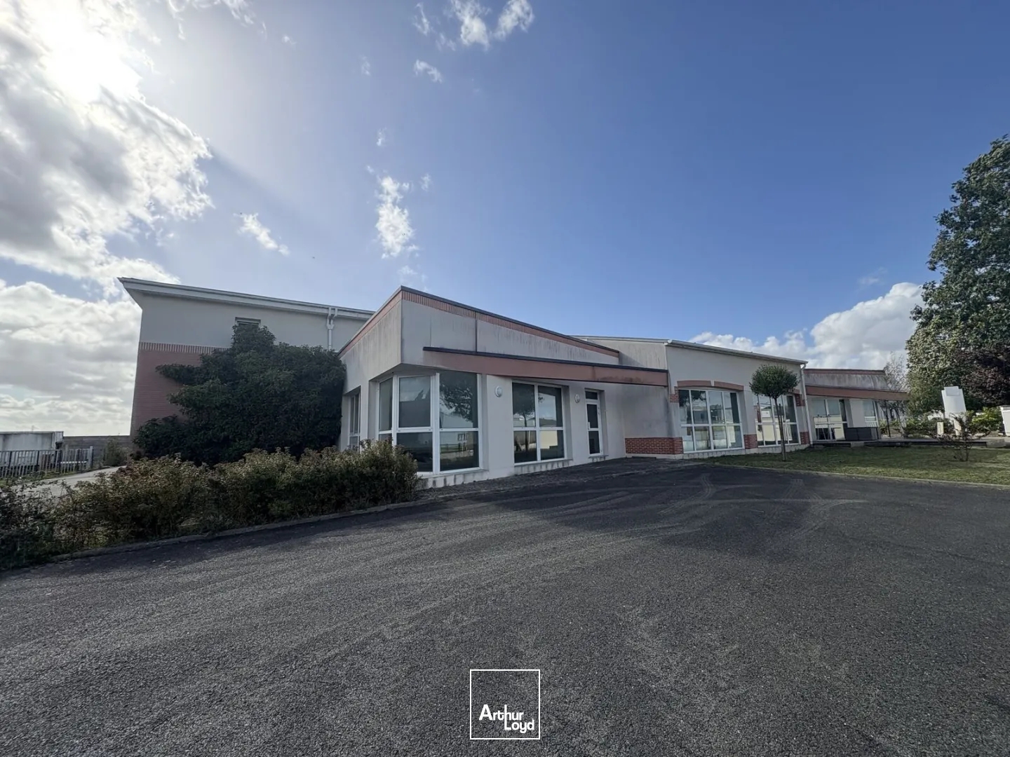 À VENDRE - Bâtiment d'activités indépendant avec bureaux - Ouest Métropole - La Chapelle Saint Mesmin