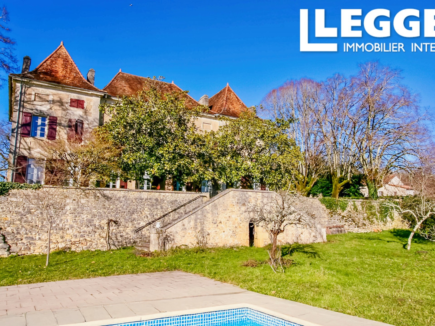 Maison à vendre - 18 pièces - 587m2 - Varaignes (24360)