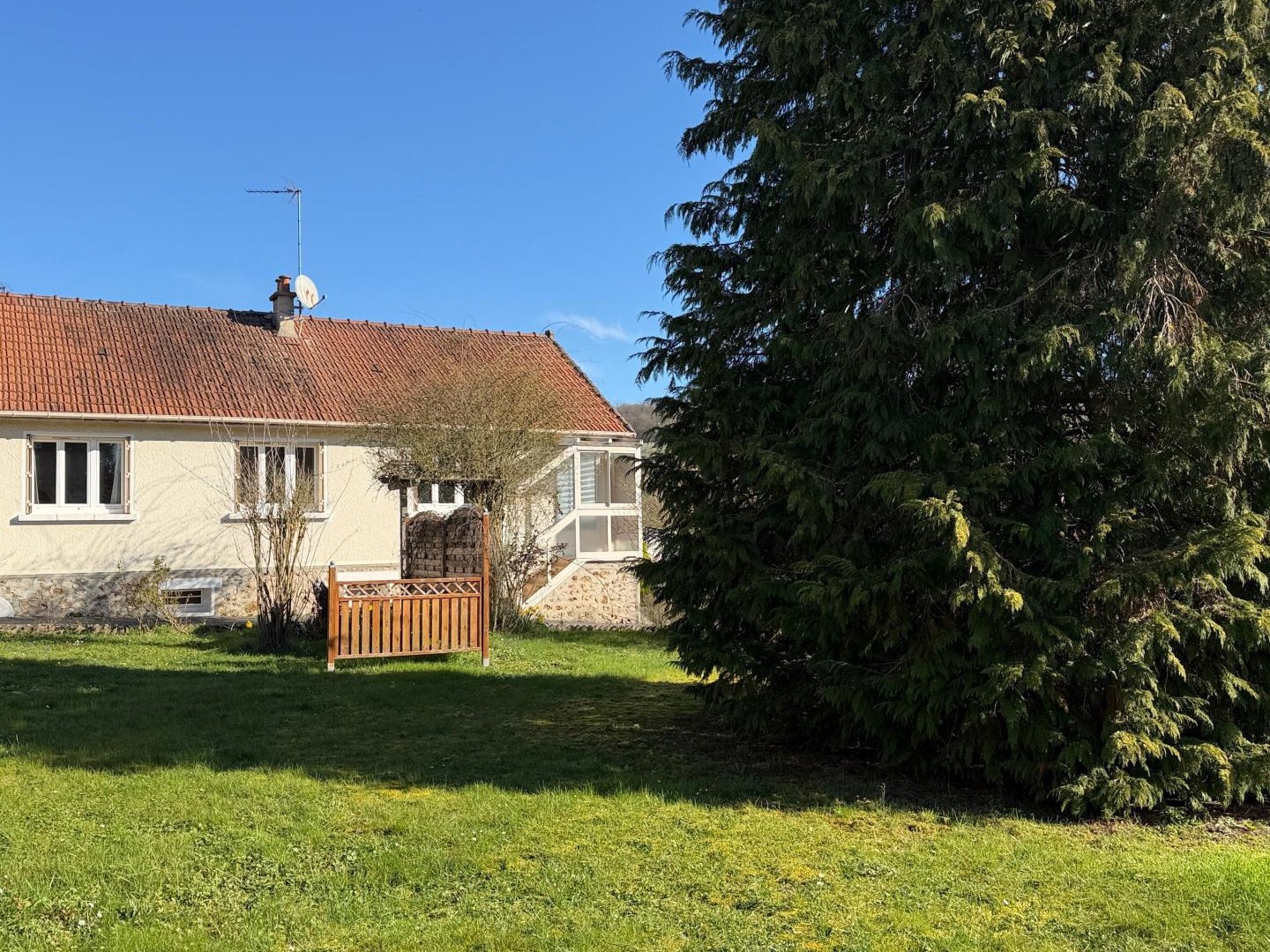 7 mn Nanteuil-Saacy, 10 mn A4 Montreuil aux lions