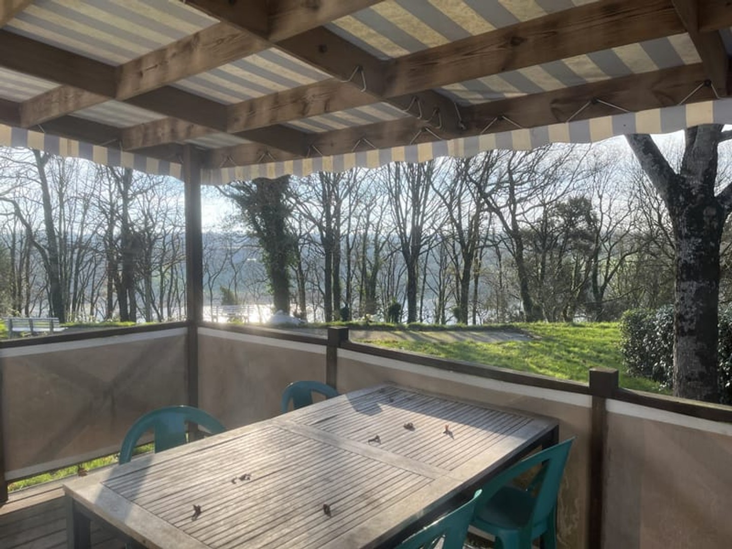 Mobilhome 2 chambres sur camping ouvert à l'année