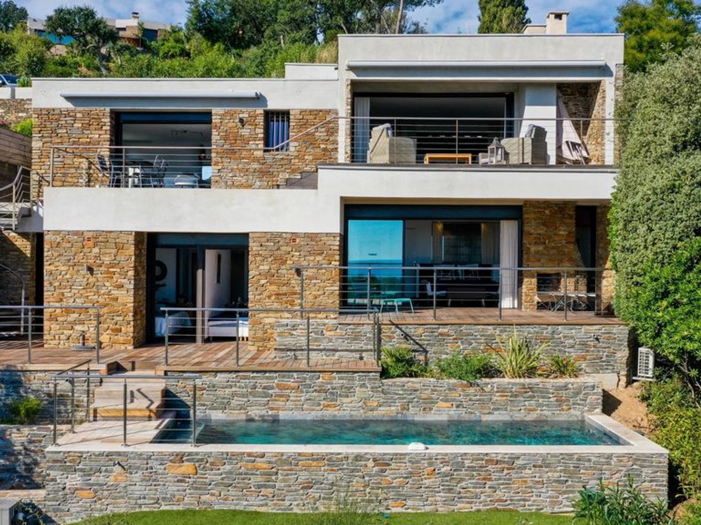 Maison à vendre - 5 pièces - 164m2 - Bormes-Les-Mimosas (83230)