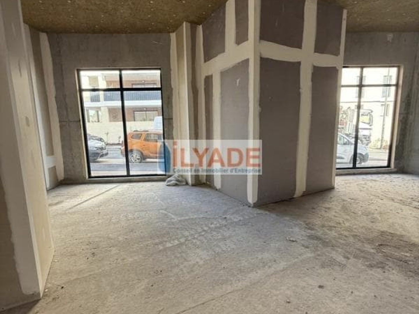 LOCAL COMMERCIAL A VENDRE