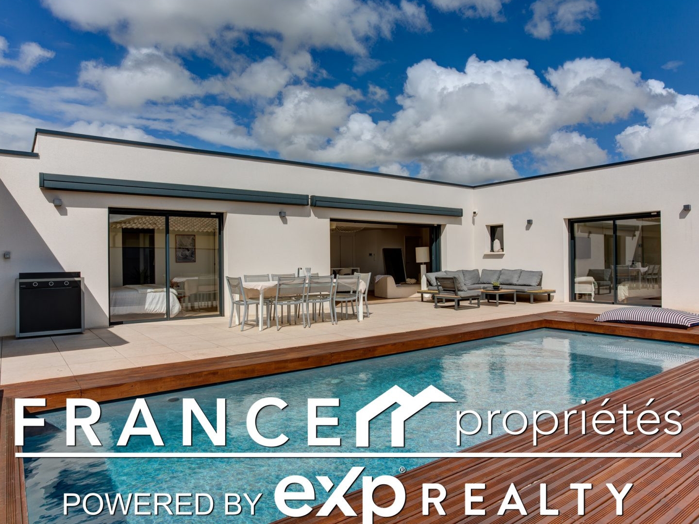 Villa contemporaine 2022 avec piscine et prestations haut de gamme