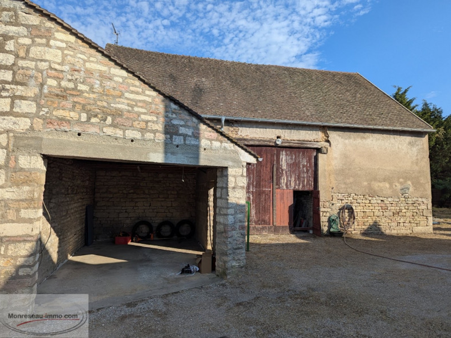Immeuble à vendre - 11 pièces - 285m2 - Sevrey (71100)
