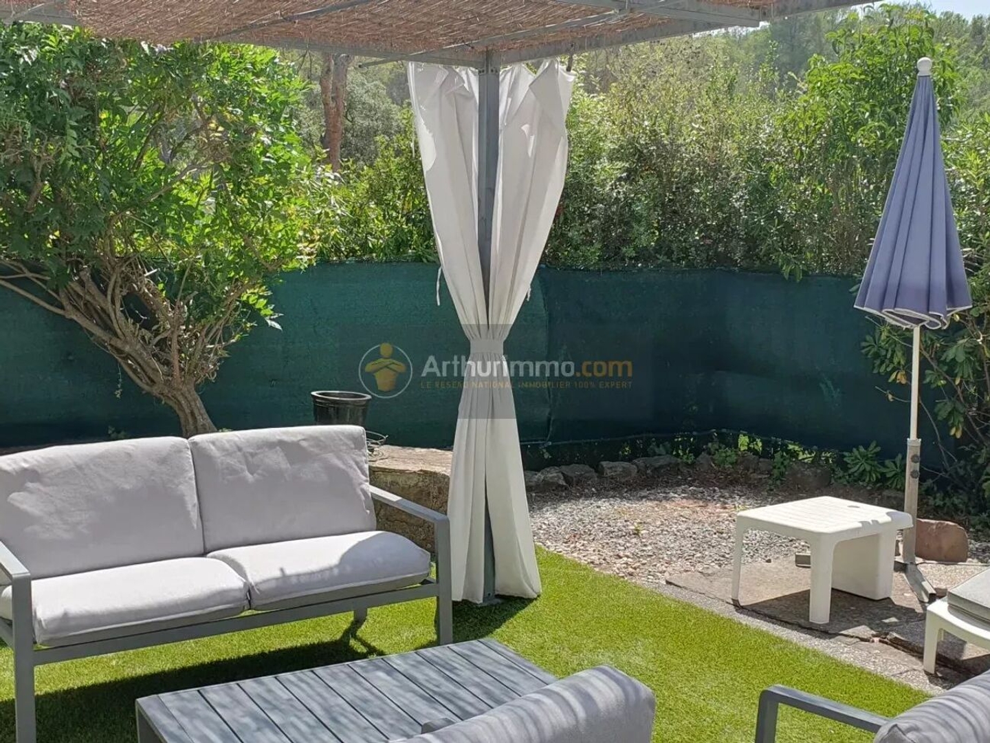 Terrain à vendre - 200m2 - Fréjus (83600)