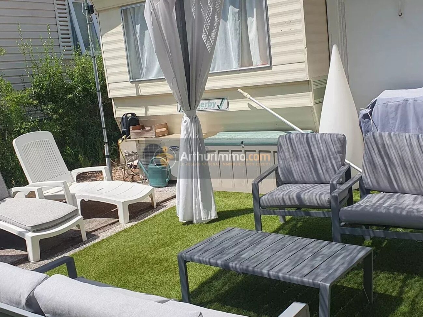 Terrain à vendre - 200m2 - Fréjus (83600)