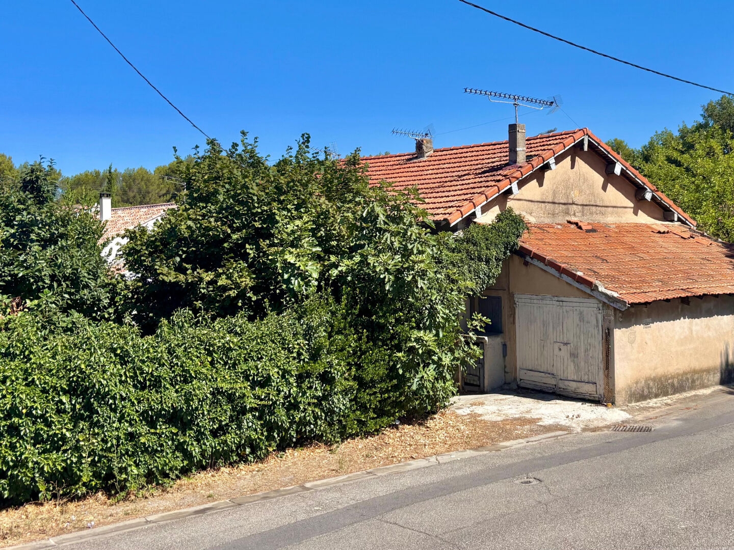 Maison 70m² - Garage - Mimet Les Moulières - A rénover