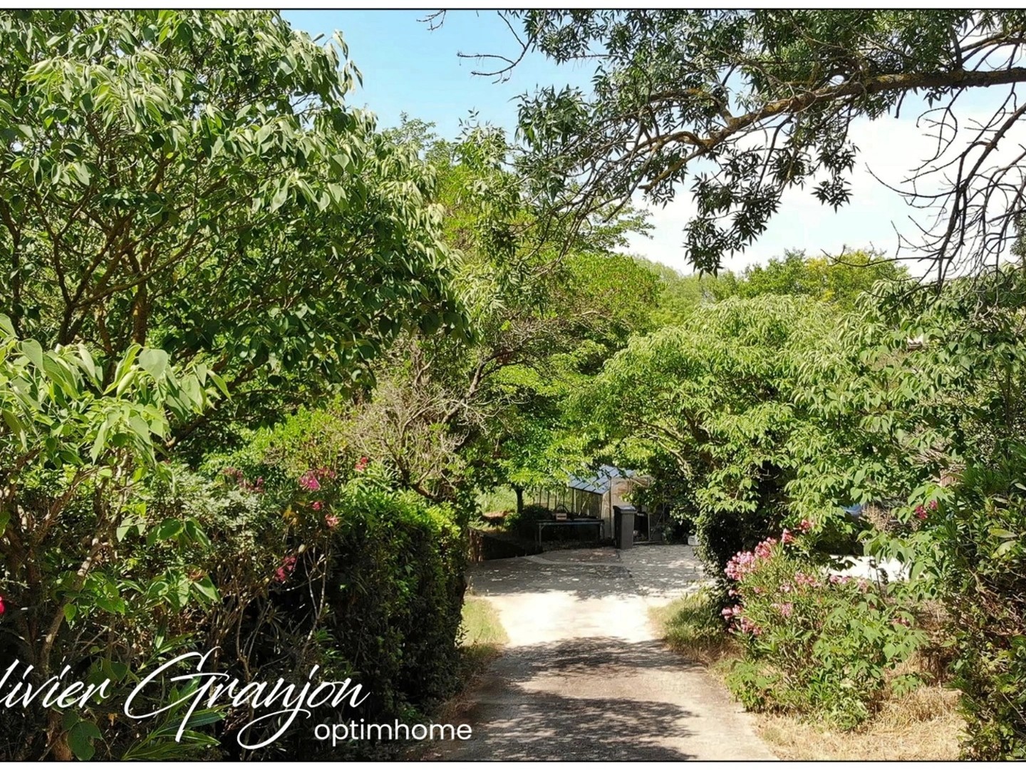 Sérénité et Nature : Spacieuse Propriété avec Piscine à 30 Min de Montpellier et Béziers