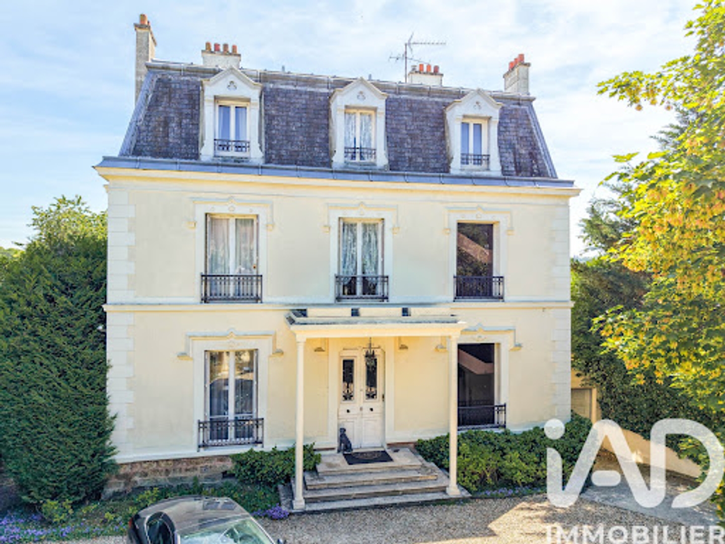 Propriété 11 pièces 323 m²