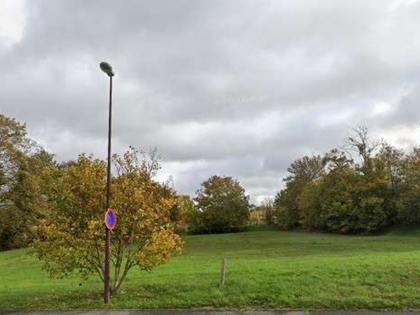 A vendre terrains industriels de 3 200 à 5 200m²