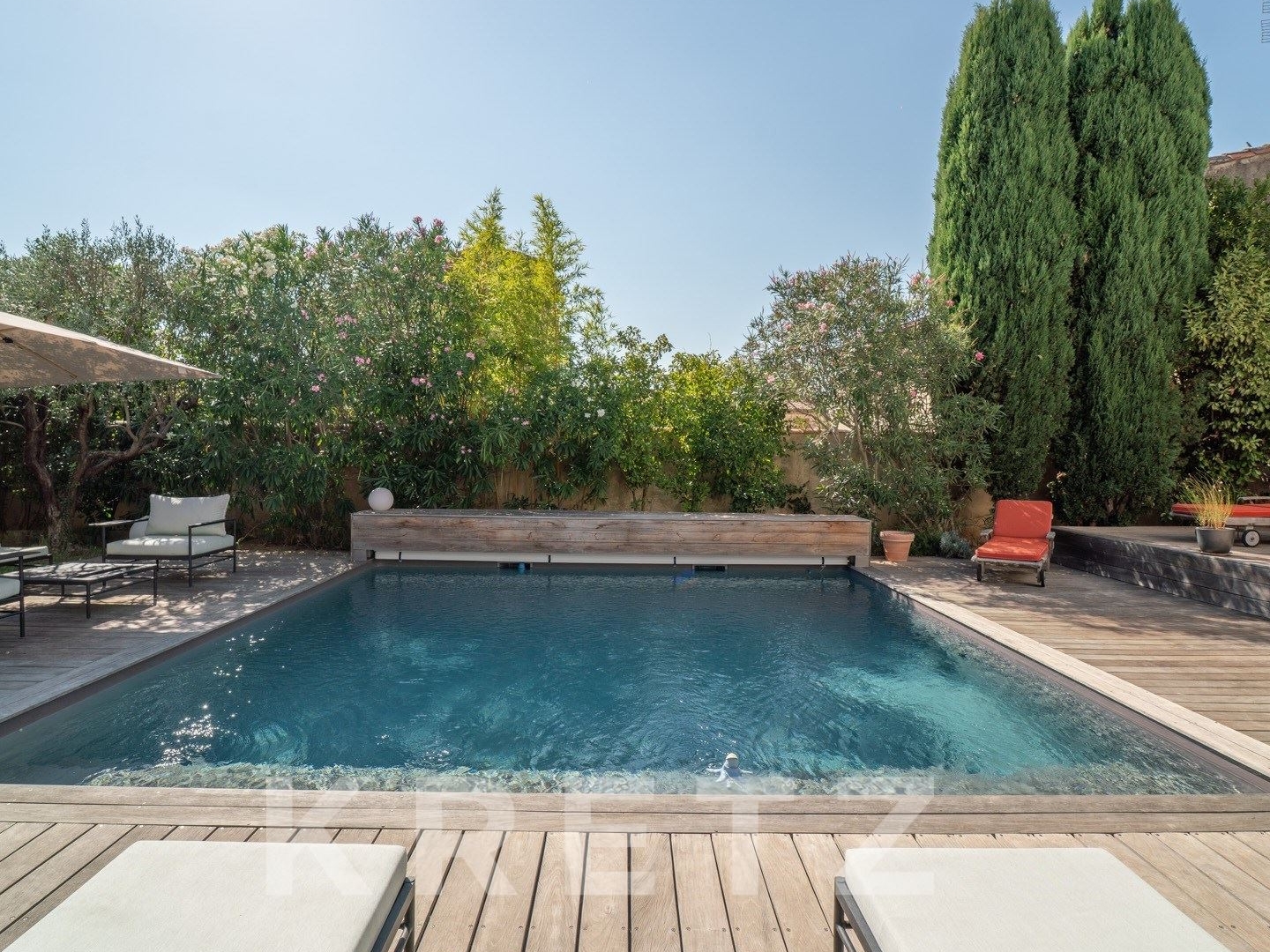Maison à vendre - 15 pièces - 530m2 - Beauvoisin (30640)