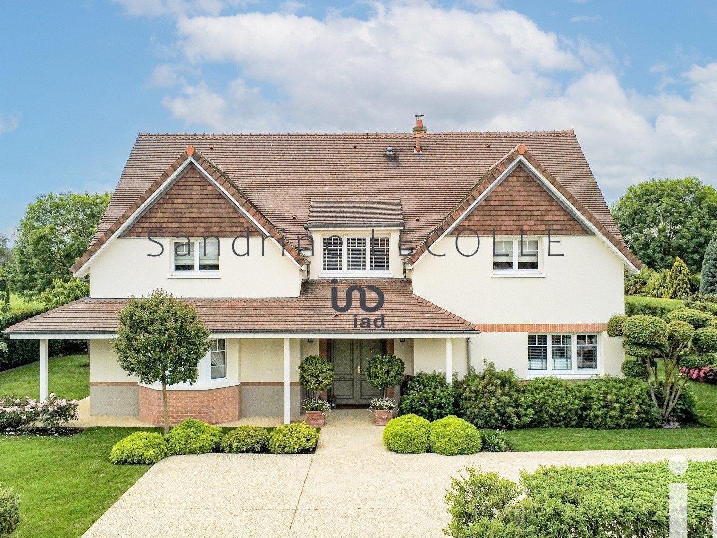 Maison 7 pièces 267 m²