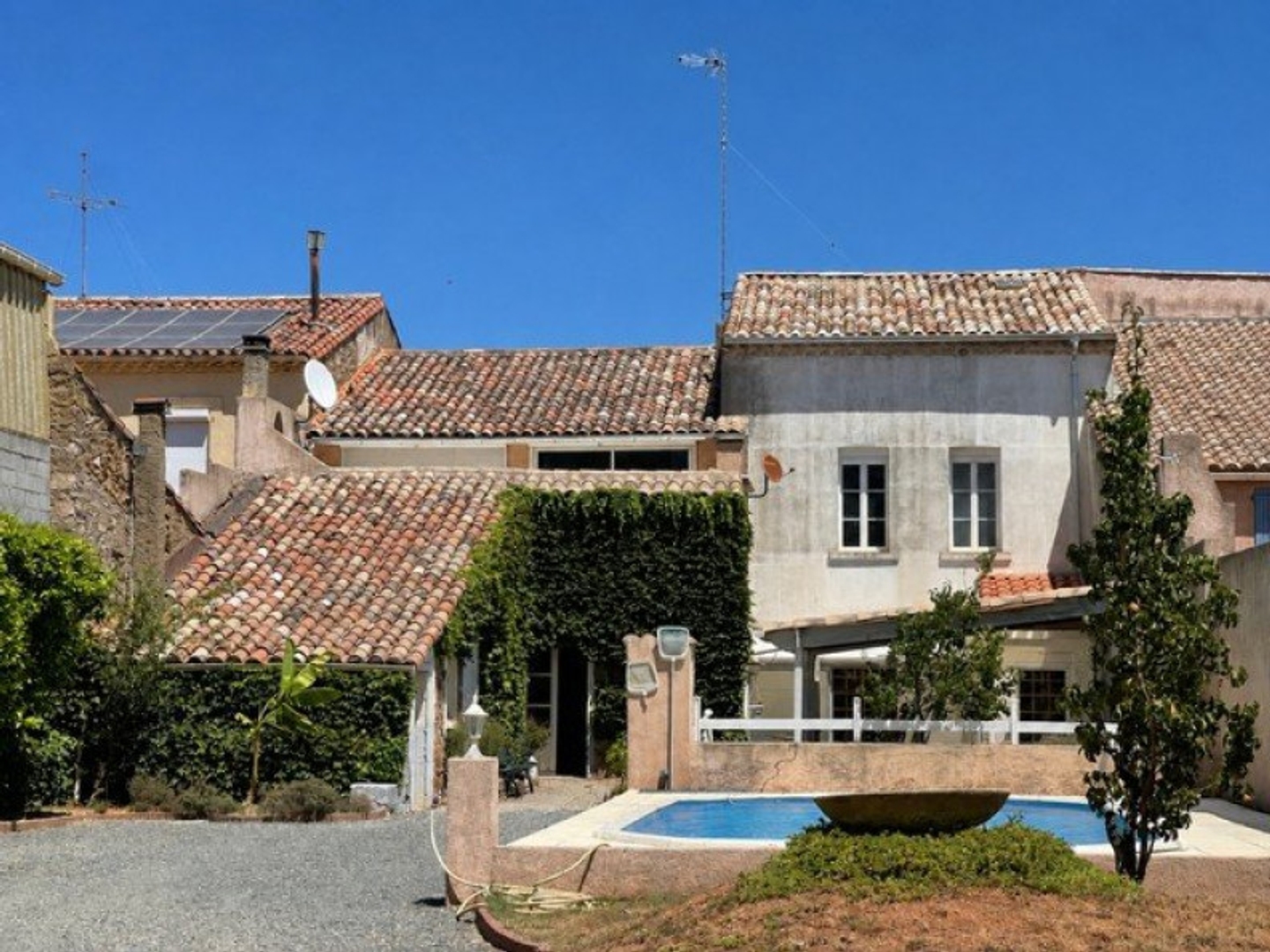 Appartement à vendre - 7 pièces - 201m2 - Cébazan (34360)