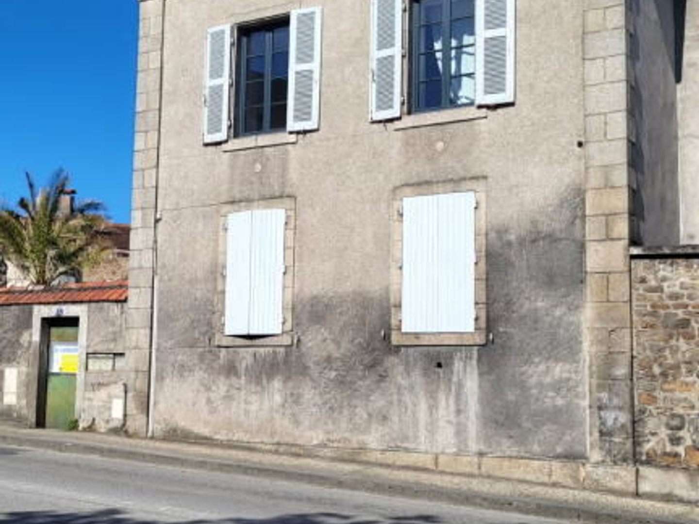 Immeuble à vendre - 9 pièces - 129m2 - Parthenay (79200)