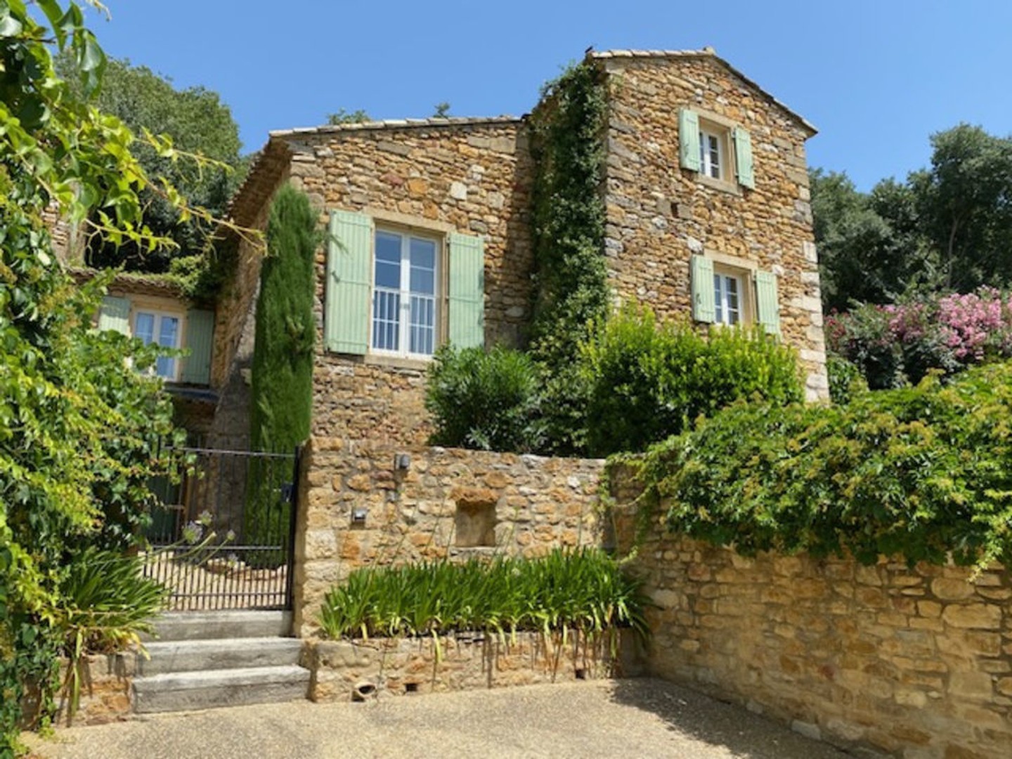 Maison à vendre - 10 pièces - 207m2 - Uzès (30700)