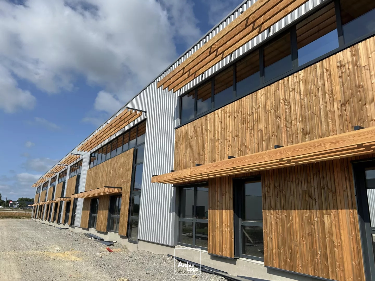 Locaux à vendre - 626m2 - Grandchamps-Des-F... (44119)