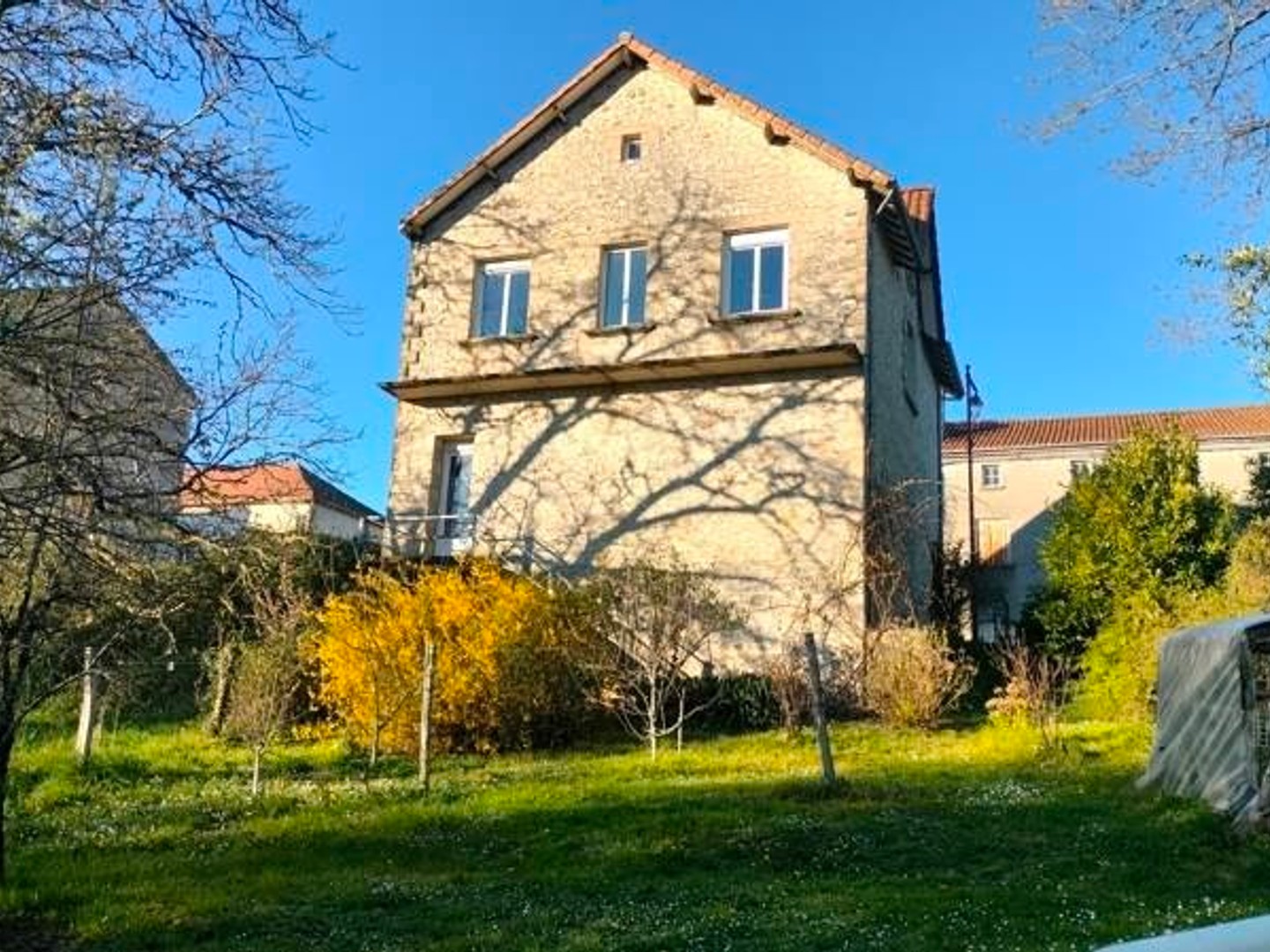 Maison à vendre - 4 pièces - 79m2 - Piégut-Pluviers (24360)