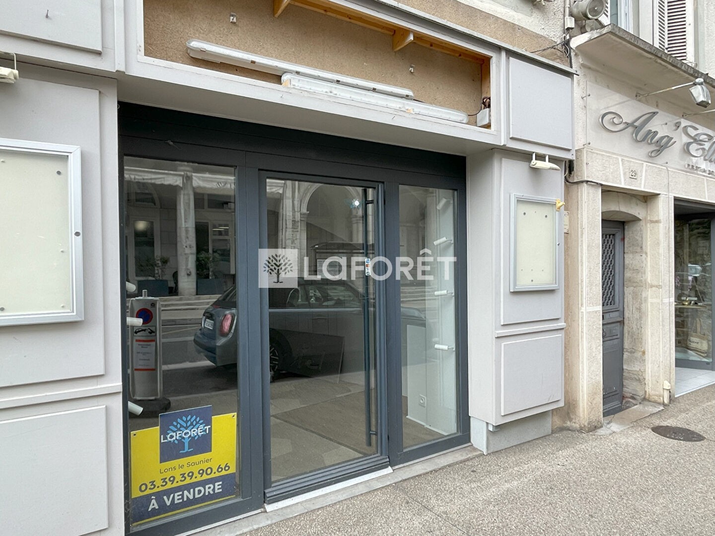 Local commercial 2 pièces 76 m²