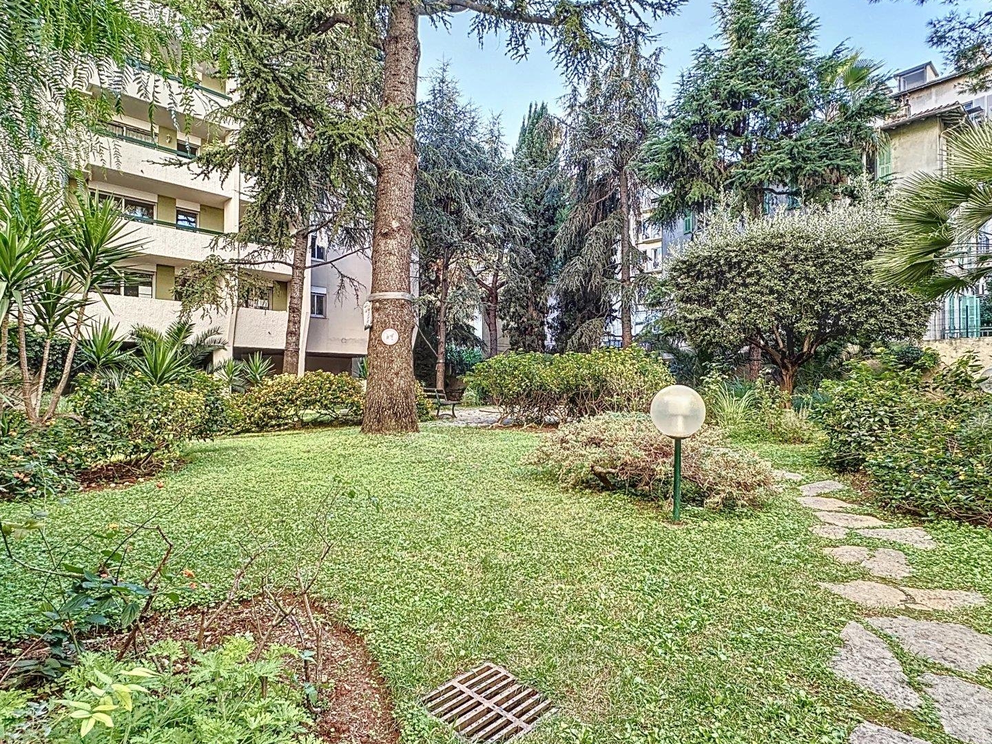 Appartement à vendre - 3 pièces - 69m2 - Nice (06000)