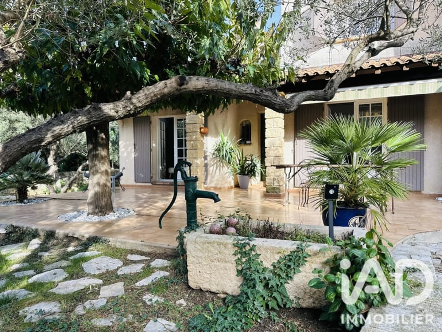 Maison à vendre - 5 pièces - 147m2 - Beaucaire (30300)