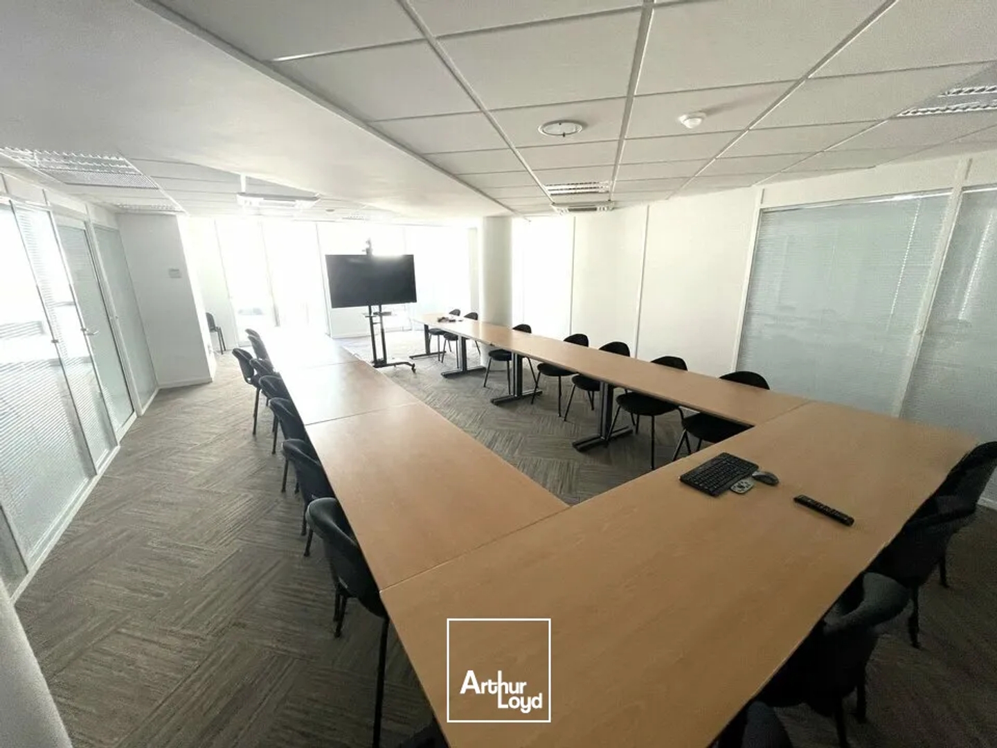 Bureaux à vendre - 1990m2 - Poitiers (86000)