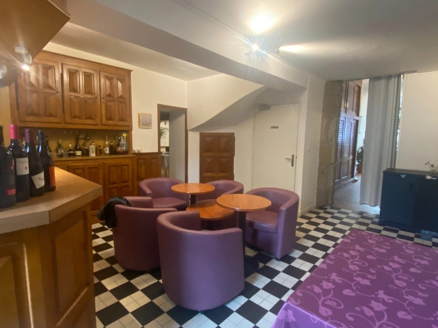 Magasin à vendre - 1100m2 - Dun-Le-Palestel (23800)