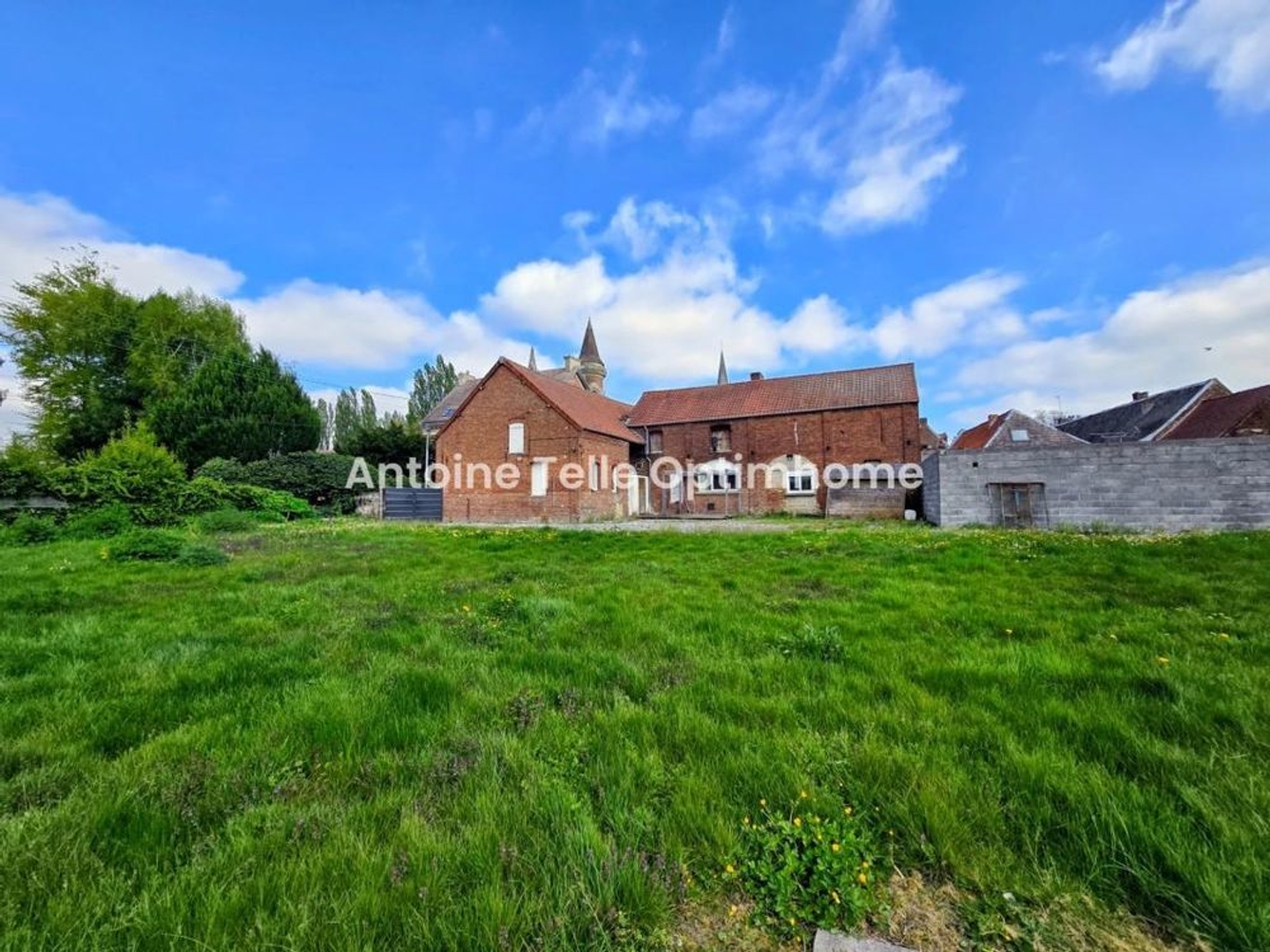 Poix du Nord 59218 - Ensemble immobilier (habitation, commerce, cour, terrain) sur 1620m²