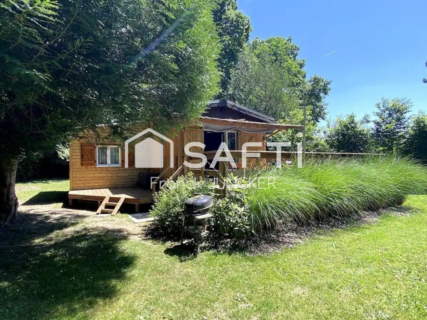 Chalet rénové en bord d'eau, rare à Clécy