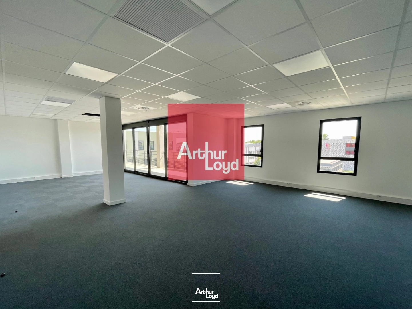 Locaux à vendre - 400m2 - Nîmes (30900)