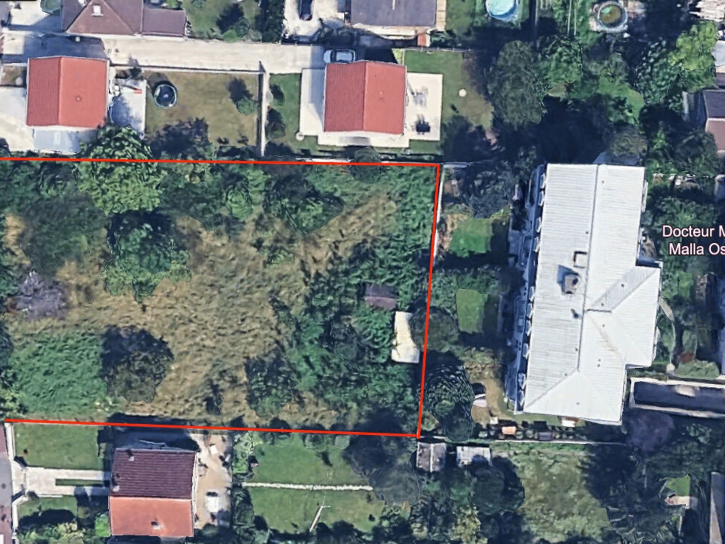 RARE SUR LE SECTEUR ? Terrain bâtir de 1 916 m² viabilisé ? Fort potentiel (Projet 4 maisons)