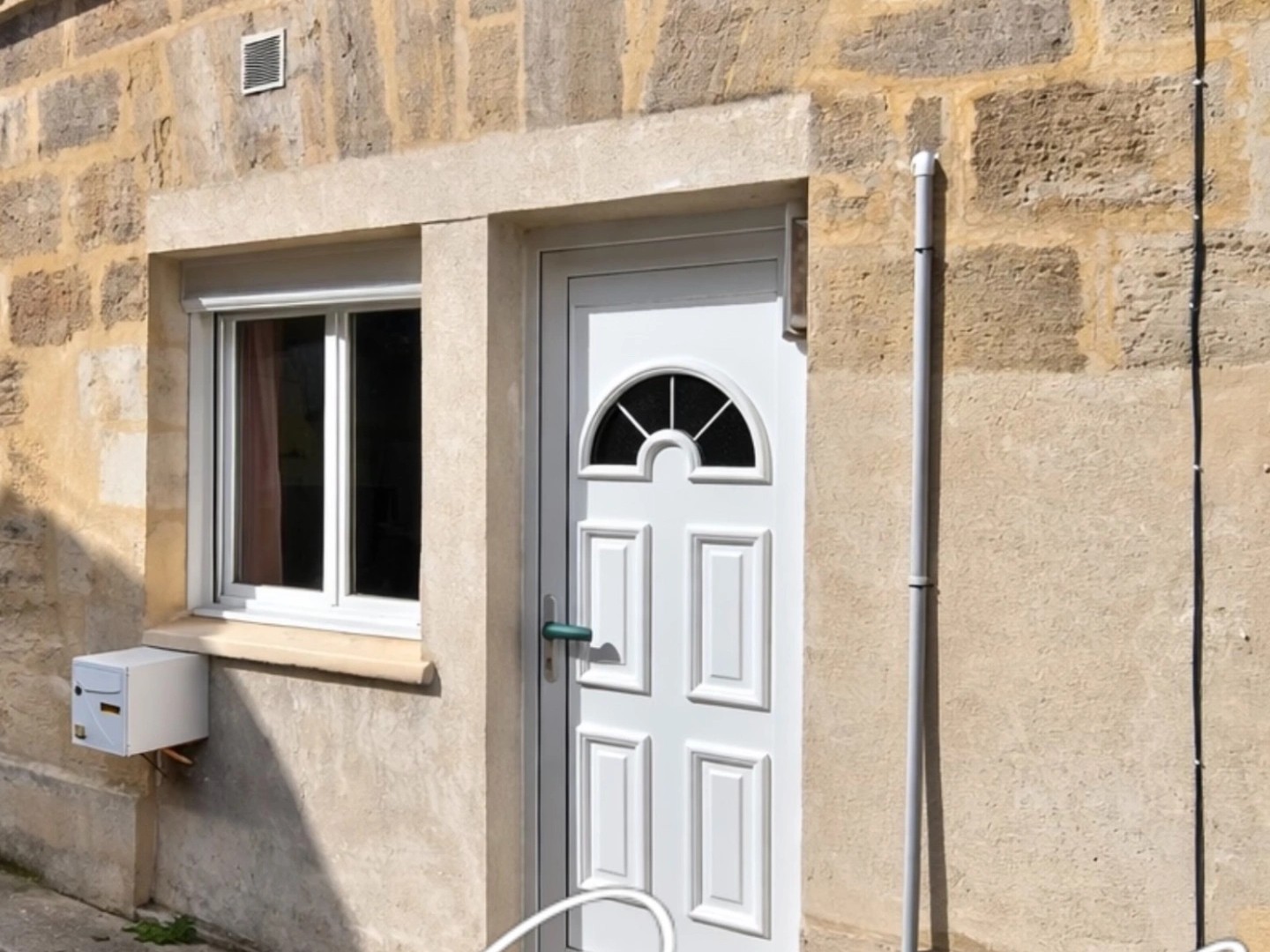 MAISON EN PIERRES EN PLEIN CŒUR DE SAINT ANDRÉ DE CUBZAC !